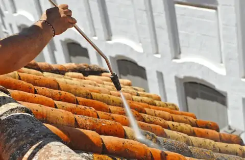 Nettoyage de toitures - Le Conquet